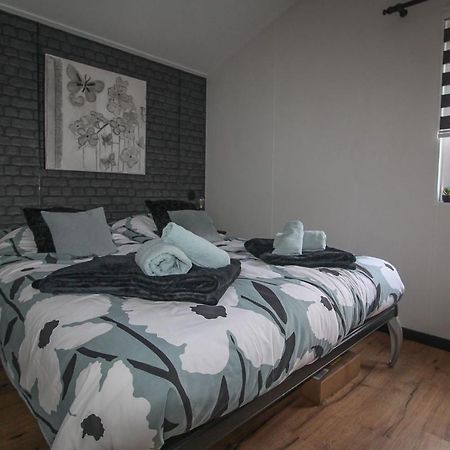Sfeervol Chalet Op De Veluwe Пюттен Экстерьер фото